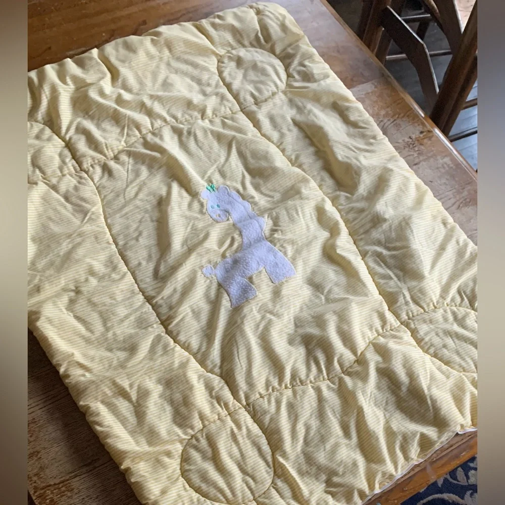 Vintage Nursery Aesthetic Triboro Baby Quilt Yellow Stripes W/Giraffe Style 6002